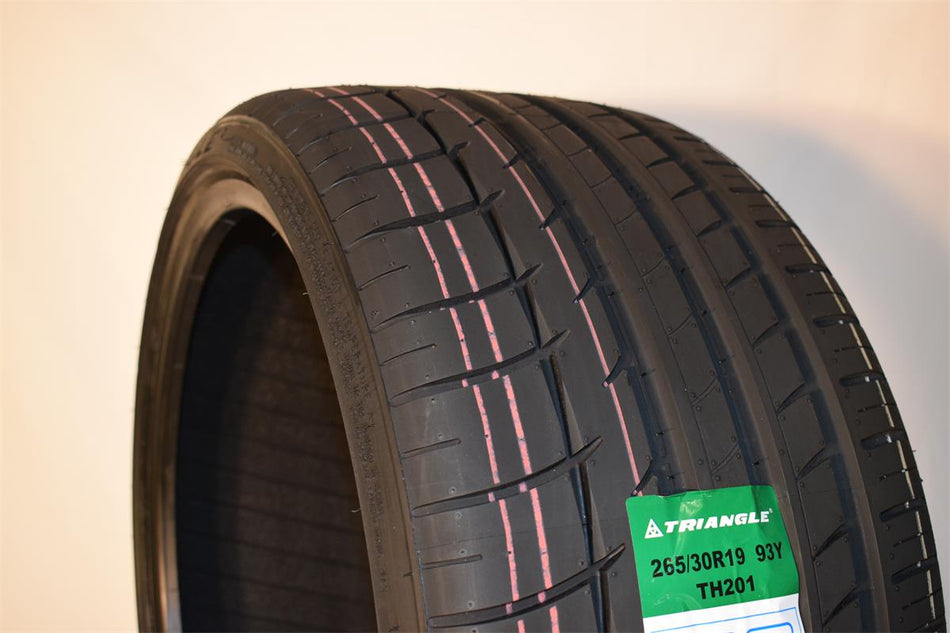 265/40R20 104W Triangle SporteX TH201